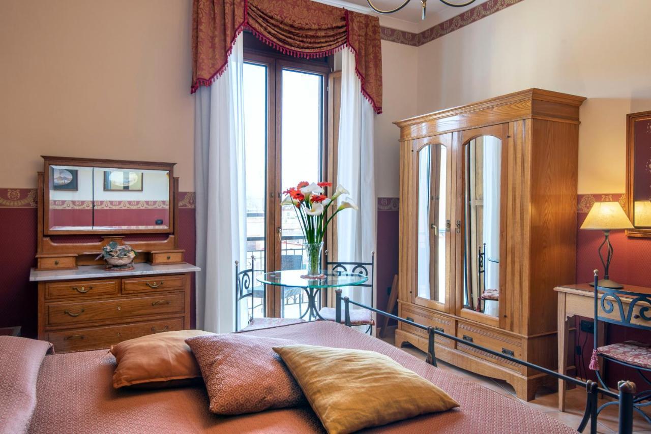 Pinto-Storey Hotel Napels Buitenkant foto